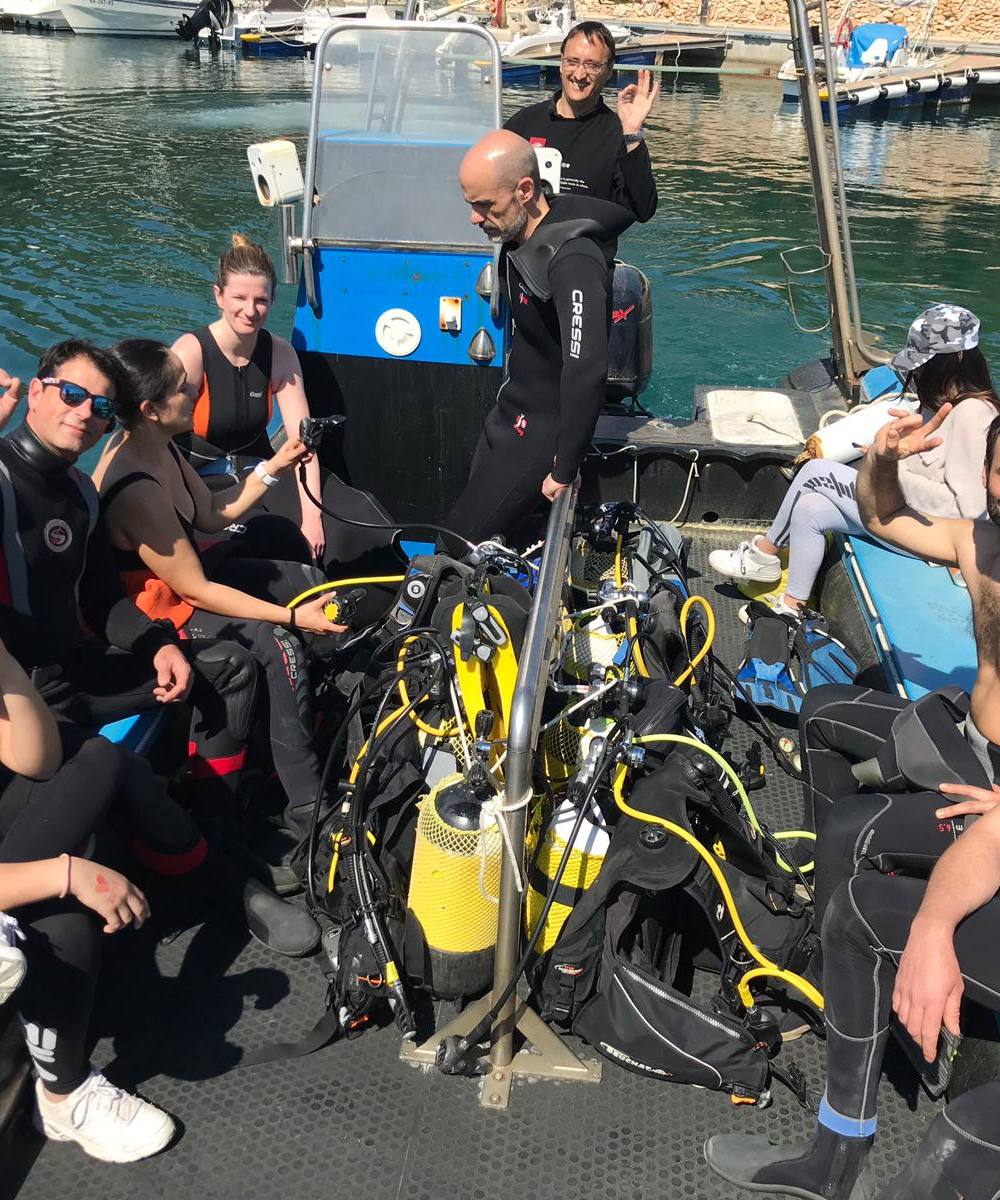 salida de buceo desde barca o playa